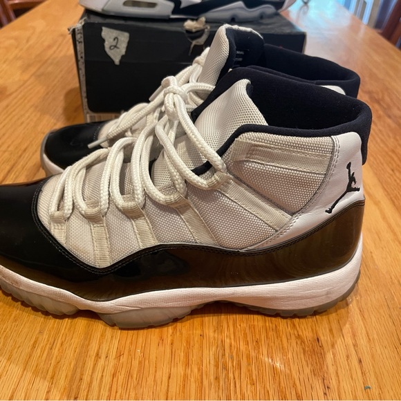 Jordan 11’s Concords size 11 - Picture 3 of 8